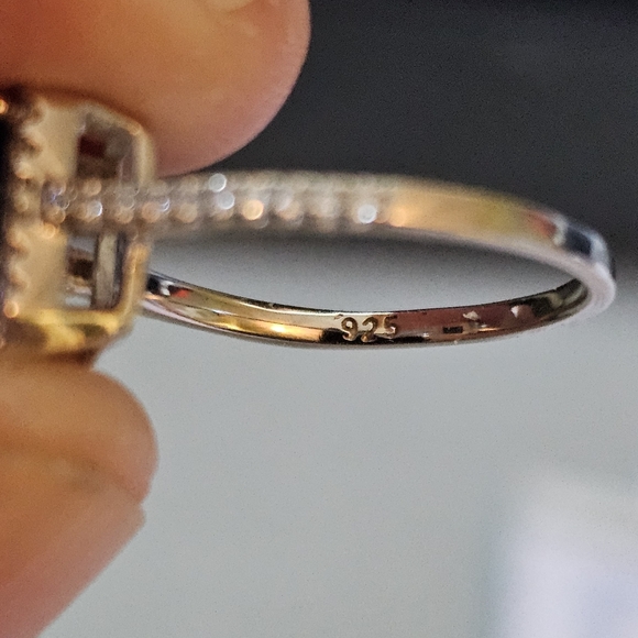 1.5 CT Sapphire ring - Picture 7 of 7